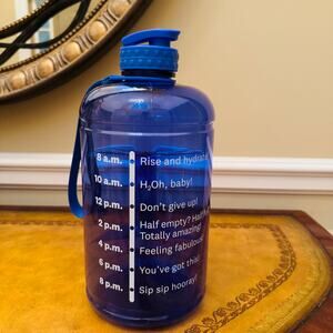 Weight Watchers WW Large 73 ounce 1/2 gallon Motivational Water Bottle Jug NEW